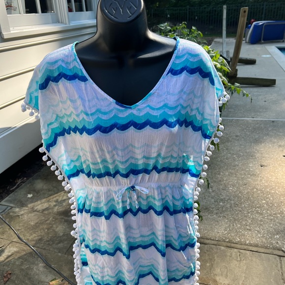 White and Blue Wave Beach Cover Up - Picture 7 of 14